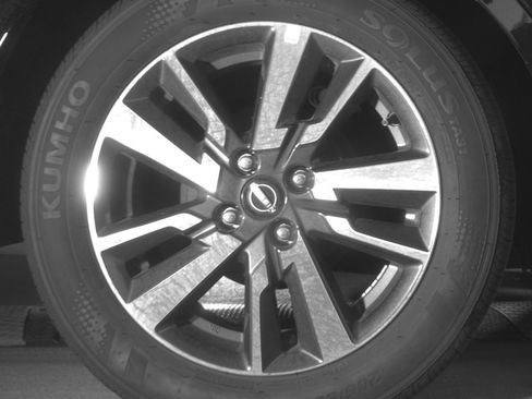 Used 2025 Nissan Versa SV FWD image 15