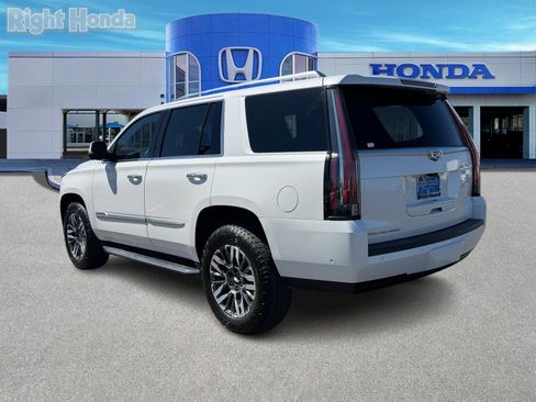 Used 2019 Cadillac Escalade Luxury image 4