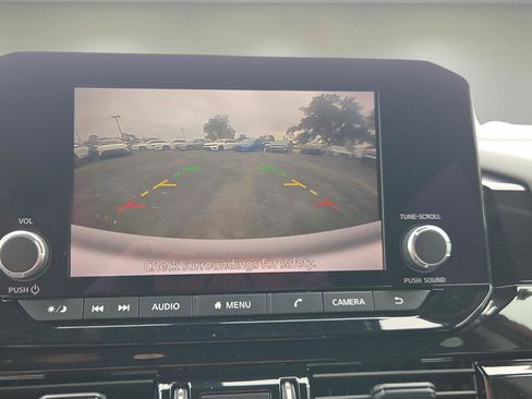 Used 2022 Nissan Pathfinder SV image 38