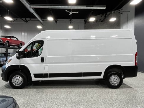 Used 2023 RAM ProMaster 2500 FWD image 2
