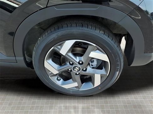 New 2025 Hyundai Venue SEL image 7