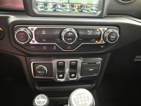Used 2023 Jeep Wrangler Sport AWD/4WD image 18