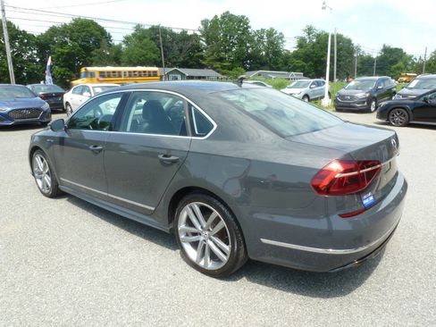 Used 2017 Volkswagen Passat 1.8T R-Line FWD image 12