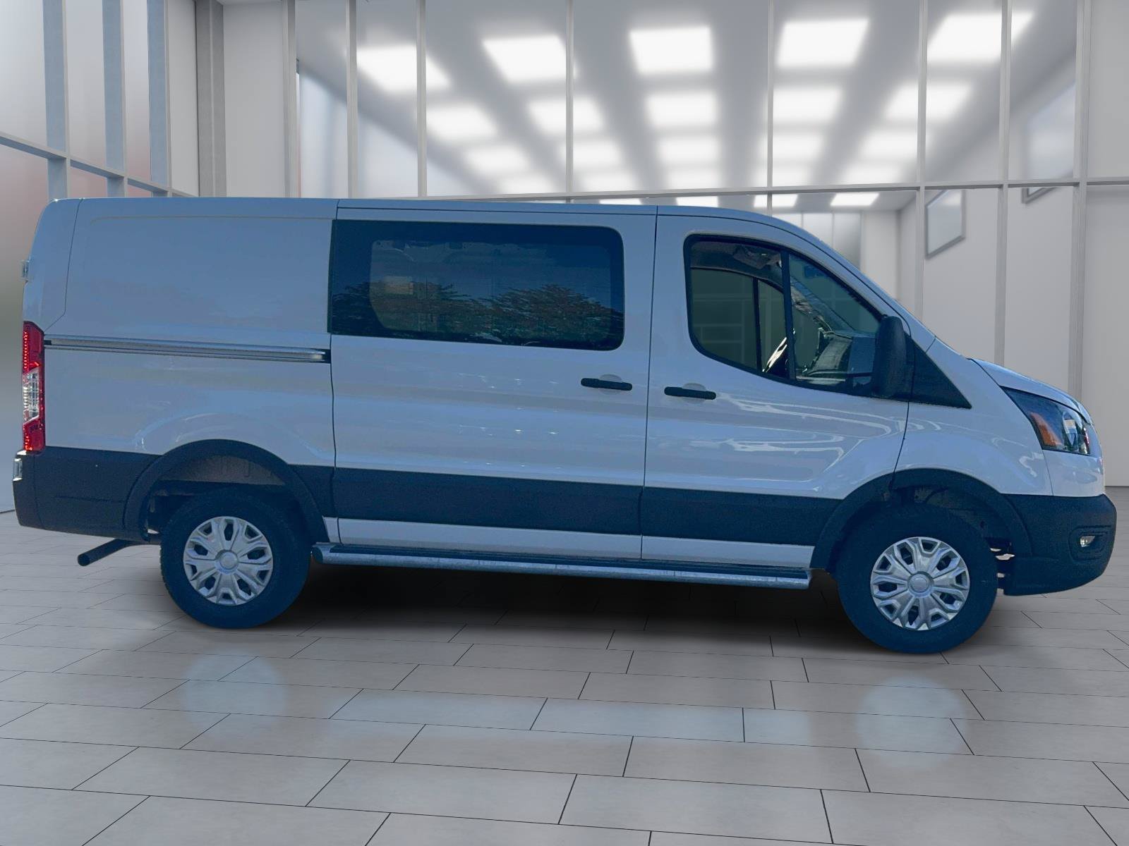 Used 2025 Ford Transit 250 Low Roof w/ Exterior Upgrade Package RWD image 4