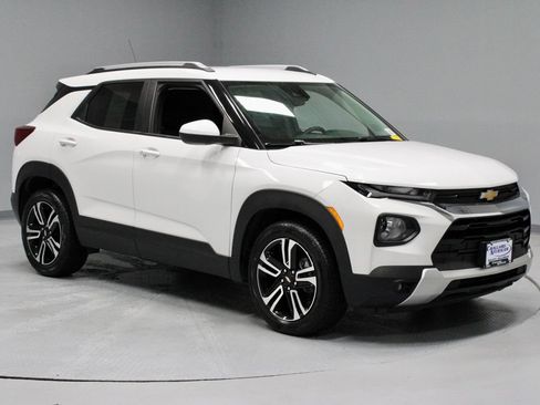 Used 2023 Chevrolet TrailBlazer LT FWD image 1