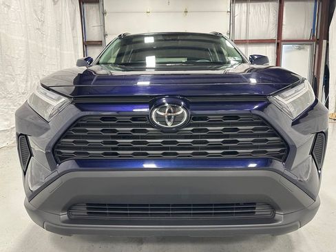 Used 2025 Toyota RAV4 XLE AWD/4WD image 2