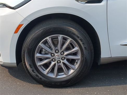 Used 2024 Buick Enclave Premium image 13