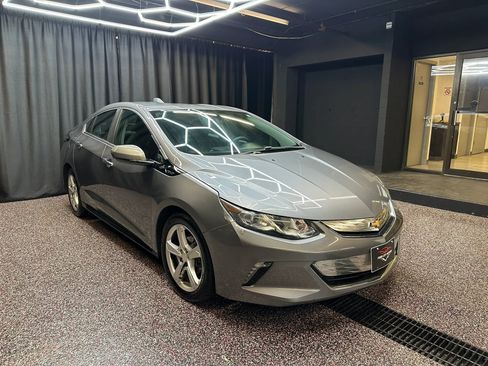 Used 2018 Chevrolet Volt LT FWD image 9