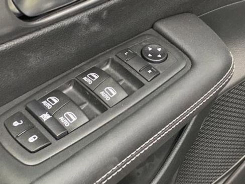 New 2026 Chrysler Pacifica Select w/ S Appearance Package AWD/4WD image 21