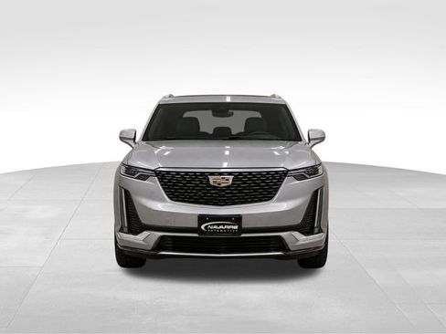 Used 2024 Cadillac XT6 Premium Luxury AWD/4WD image 2