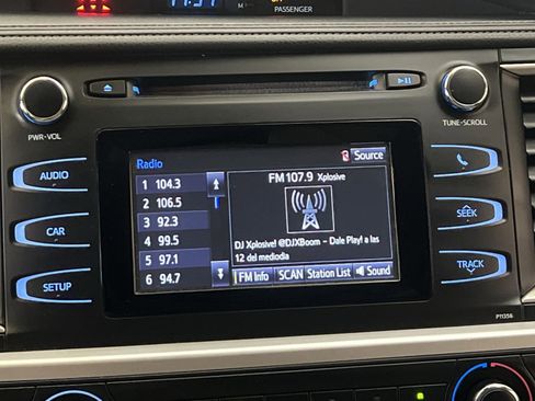Used 2017 Toyota Highlander LE FWD image 19