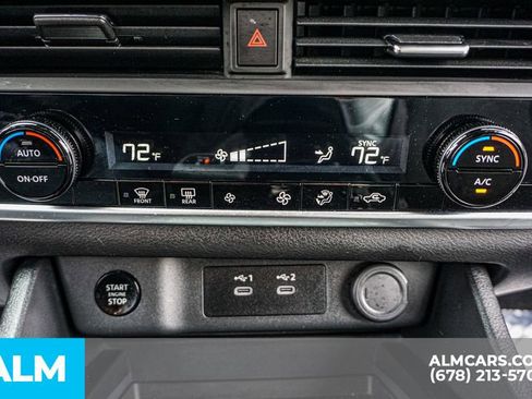 Used 2025 Nissan Rogue SV image 40