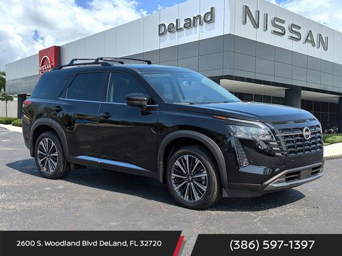 New 2026 Nissan Pathfinder Platinum FWD image 1