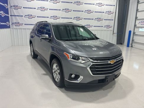 Used 2020 Chevrolet Traverse LT image 8