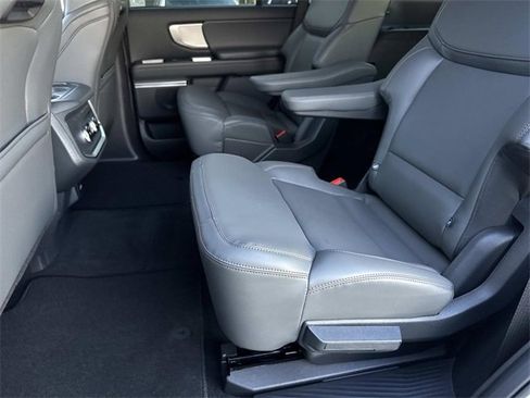 New 2025 Ford Expedition Active image 19