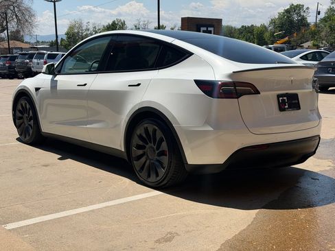Used 2022 Tesla Model Y Performance AWD/4WD image 12