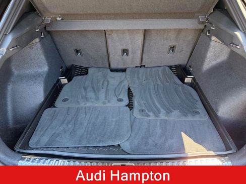 Used 2025 Audi Q3 2.0T Premium w/ Convenience Package AWD/4WD image 19
