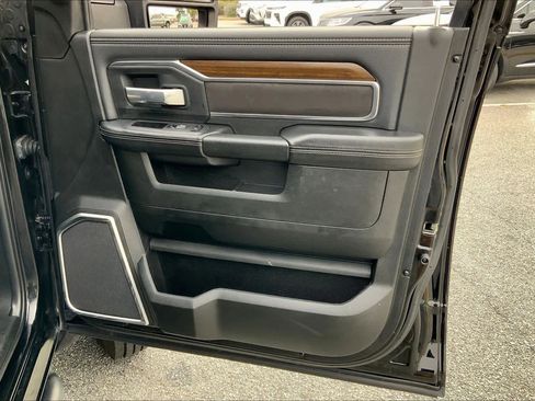 Used 2024 RAM 5500 Laramie image 21