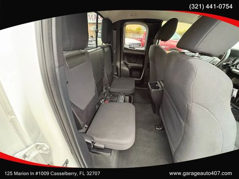 Used 2017 Toyota Tacoma SR5 RWD image 33