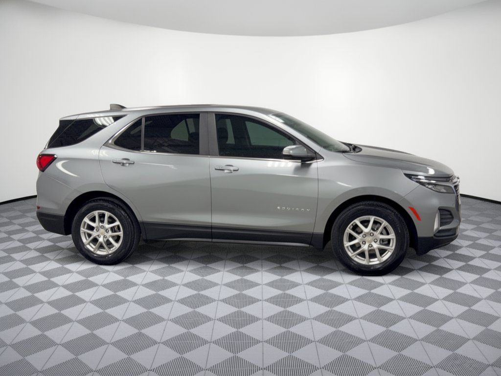 Used 2024 Chevrolet Equinox LT FWD image 8