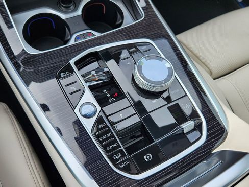 New 2026 BMW X7 M60i image 21