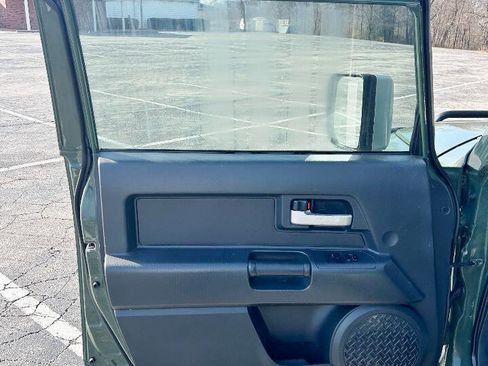 Used 2012 Toyota FJ Cruiser 4WD image 9