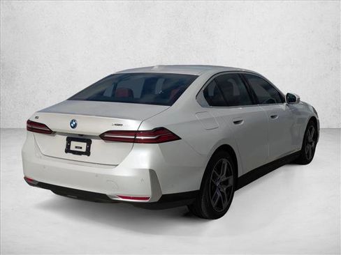 New 2026 BMW i5 eDrive40 image 2