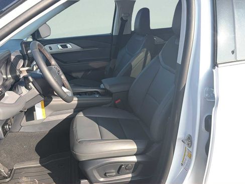 New 2026 Ford Explorer Active w/ Active Comfort Package image 30