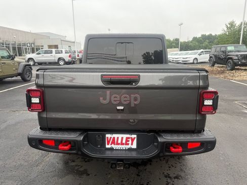 Used 2020 Jeep Gladiator Rubicon AWD/4WD image 5