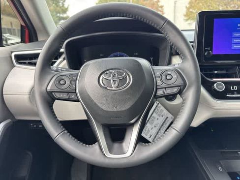 Used 2026 Toyota Corolla Cross LE w/ Moonroof Package image 19