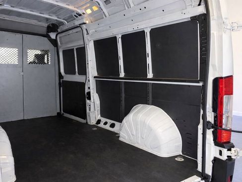Used 2025 RAM ProMaster 2500 FWD image 11