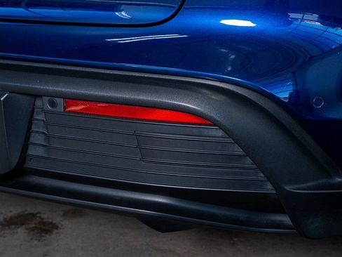 Used 2021 Porsche Taycan image 31