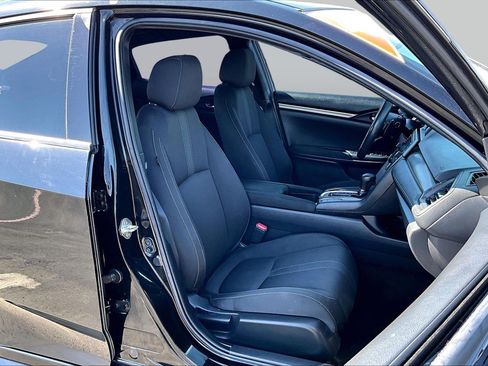 Used 2017 Honda Civic Sport image 7
