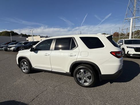 New 2025 Honda Pilot EX-L image 7