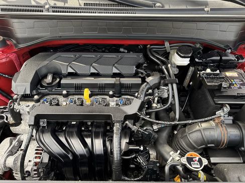 Used 2022 Hyundai Venue Limited image 11