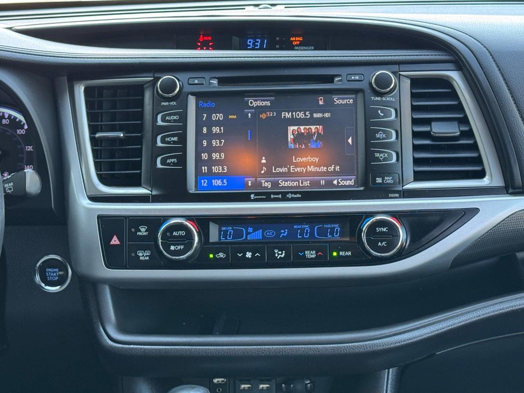 Used 2019 Toyota Highlander SE w/ Nightshade Edition AWD/4WD image 17