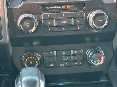Used 2019 Ford F150 XLT w/ Equipment Group 302A Luxury AWD/4WD image 32