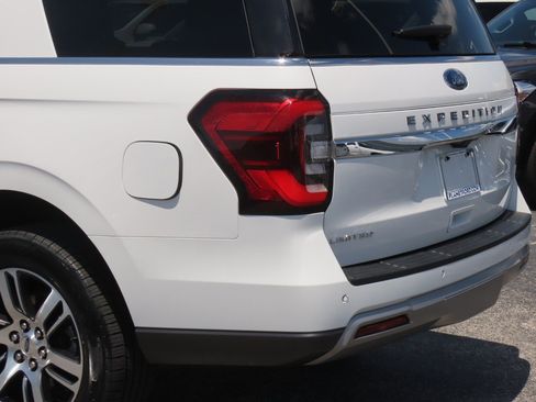 Used 2024 Ford Expedition Limited AWD/4WD image 15