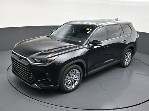 Used 2026 Toyota Grand Highlander AWD image 17