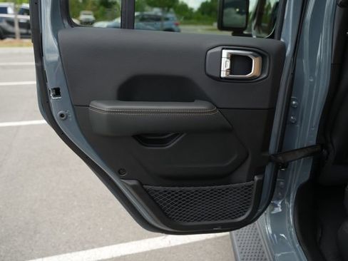 Used 2026 Jeep Wrangler Unlimited Sahara AWD/4WD image 16