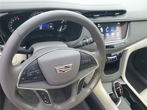 Used 2019 Cadillac XT5 Luxury image 18