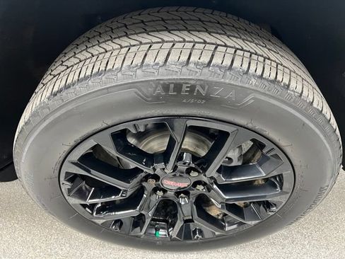 Used 2022 GMC Yukon XL Denali AWD/4WD image 15