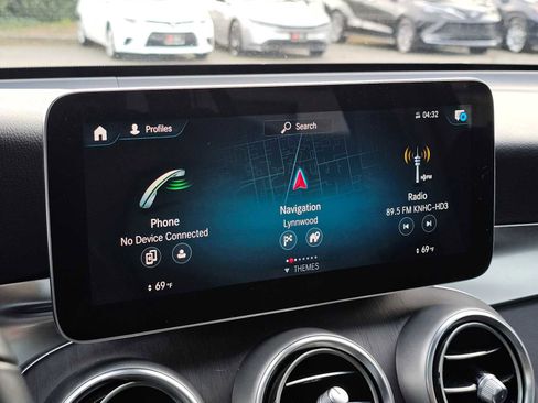 Used 2022 Mercedes-Benz GLC 300 4MATIC image 27