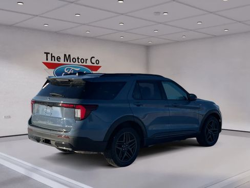 Certified 2025 Ford Explorer ST-Line w/ Premium Package image 5