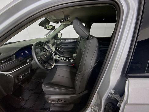 Used 2022 Jeep Grand Cherokee L Laredo w/ Luxury Tech Group I AWD/4WD image 21