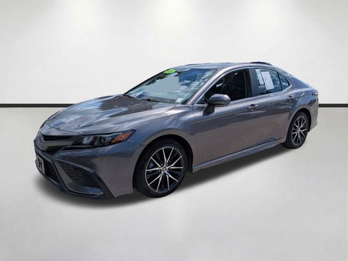 Used 2024 Toyota Camry SE w/ Cold Weather Package AWD/4WD image 8