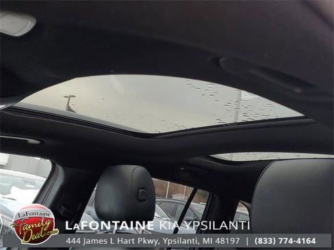 Used 2021 Mercedes-Benz GLB 250 4MATIC w/ Premium Package image 12