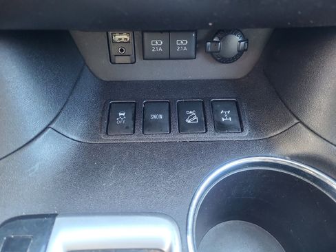 Used 2018 Toyota Highlander XLE image 35