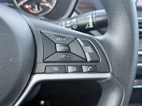 Used 2023 Nissan Altima 2.5 SV FWD image 29
