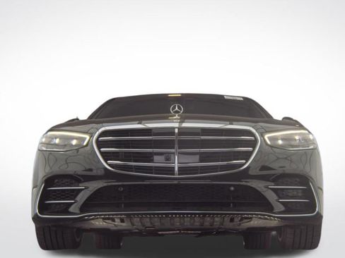 Used 2022 Mercedes-Benz S 580 4MATIC Sedan image 3